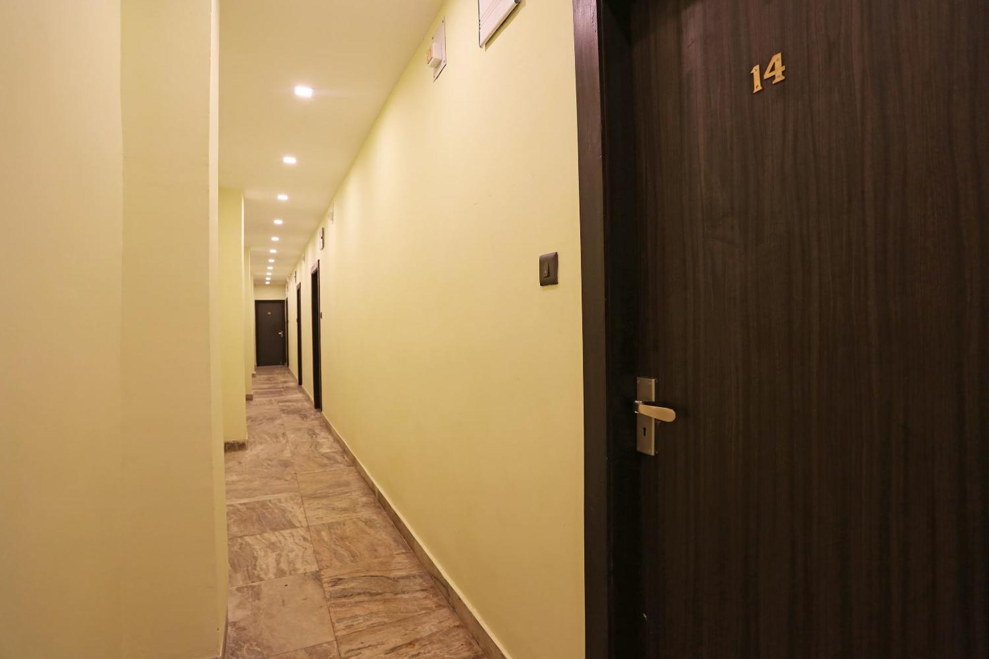 Hotel Super Collection O Church View Near St. Thomas's Church Kolkata